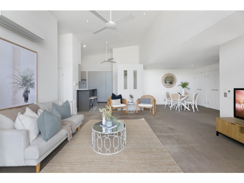 225/60 Riverwalk Avenue, Robina QLD 4226