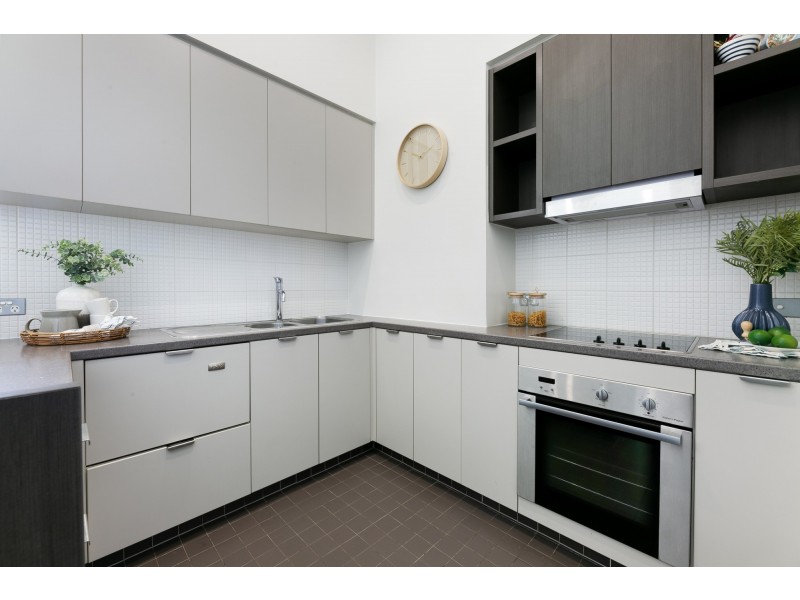 225/60 Riverwalk Avenue, Robina QLD 4226