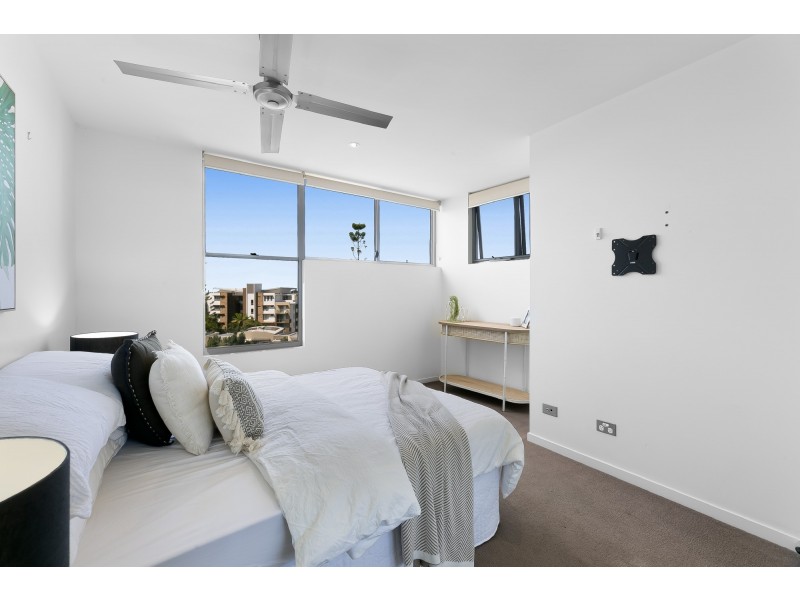 225/60 Riverwalk Avenue, Robina QLD 4226