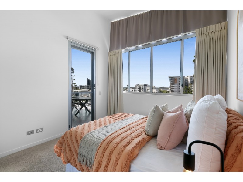 225/60 Riverwalk Avenue, Robina QLD 4226