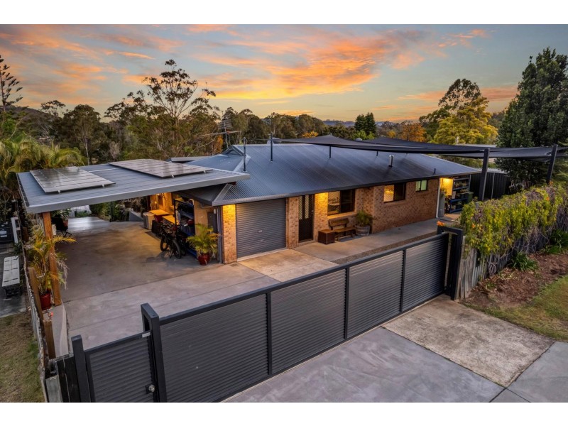 55 Merloo Drive, Nerang QLD 4211