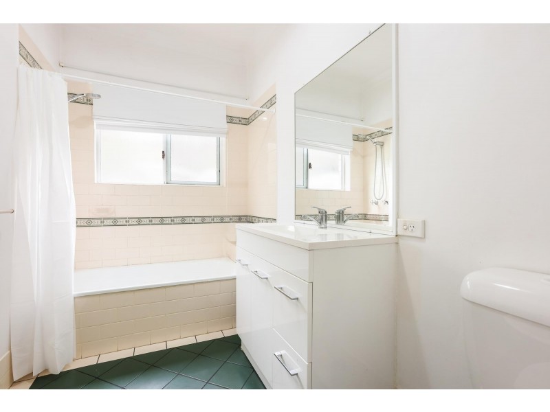 24 Strawberry Road, Mudgeeraba QLD 4213