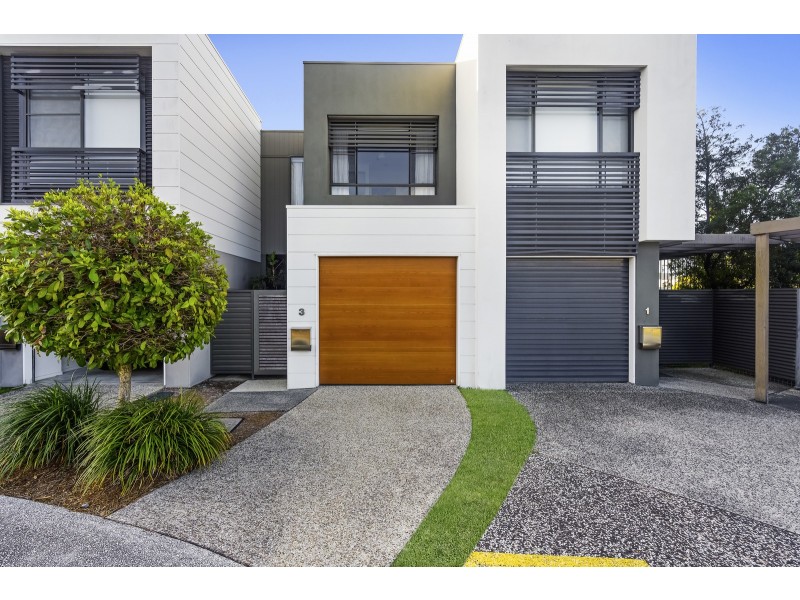 3/2 The Gardenway, Robina QLD 4226