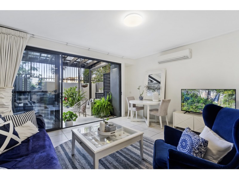 3/2 The Gardenway, Robina QLD 4226