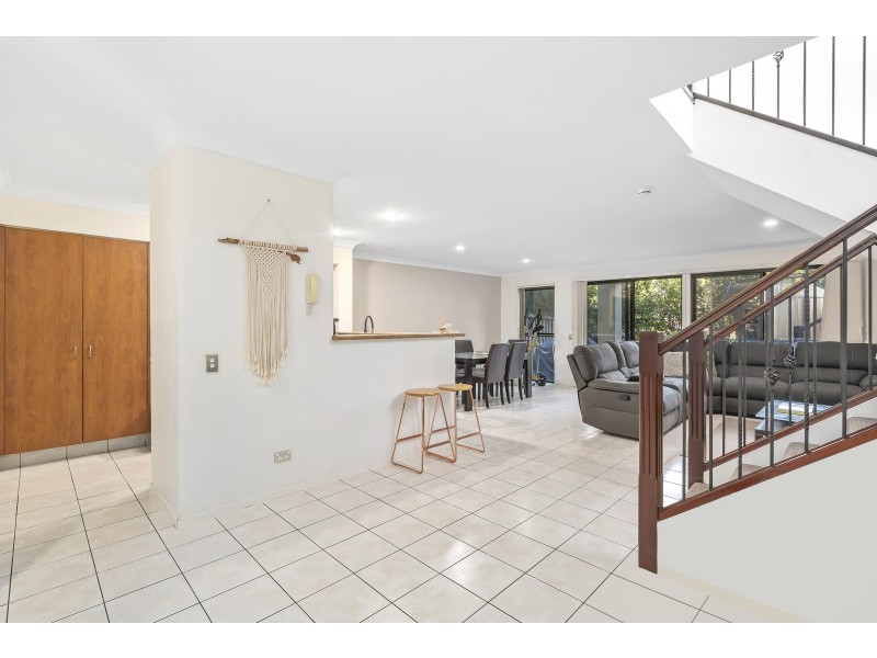 58/302 Christine Avenue, Varsity Lakes QLD 4227