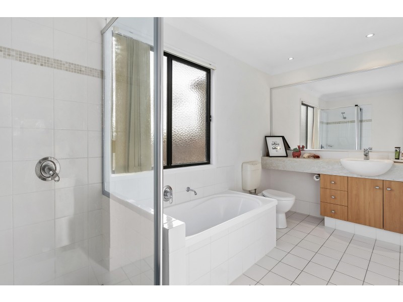 58/302 Christine Avenue, Varsity Lakes QLD 4227