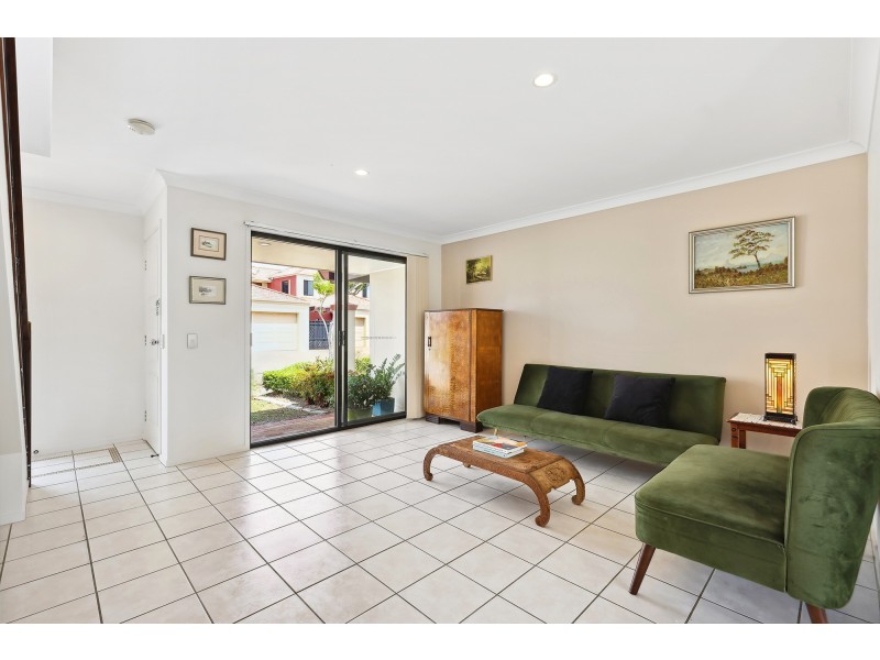 98/302 Christine Avenue, Varsity Lakes QLD 4227