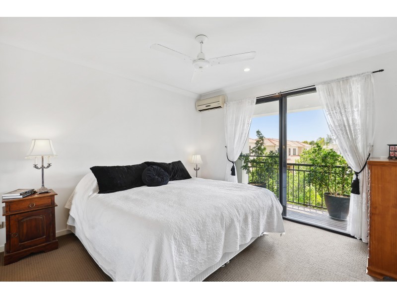 98/302 Christine Avenue, Varsity Lakes QLD 4227