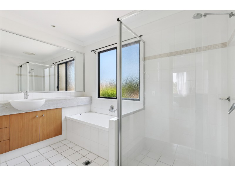 98/302 Christine Avenue, Varsity Lakes QLD 4227