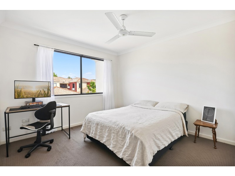 98/302 Christine Avenue, Varsity Lakes QLD 4227