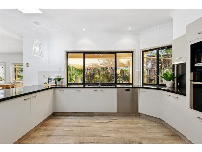 10 North Shore Avenue, Varsity Lakes QLD 4227