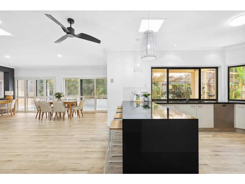 10 North Shore Avenue, Varsity Lakes QLD 4227