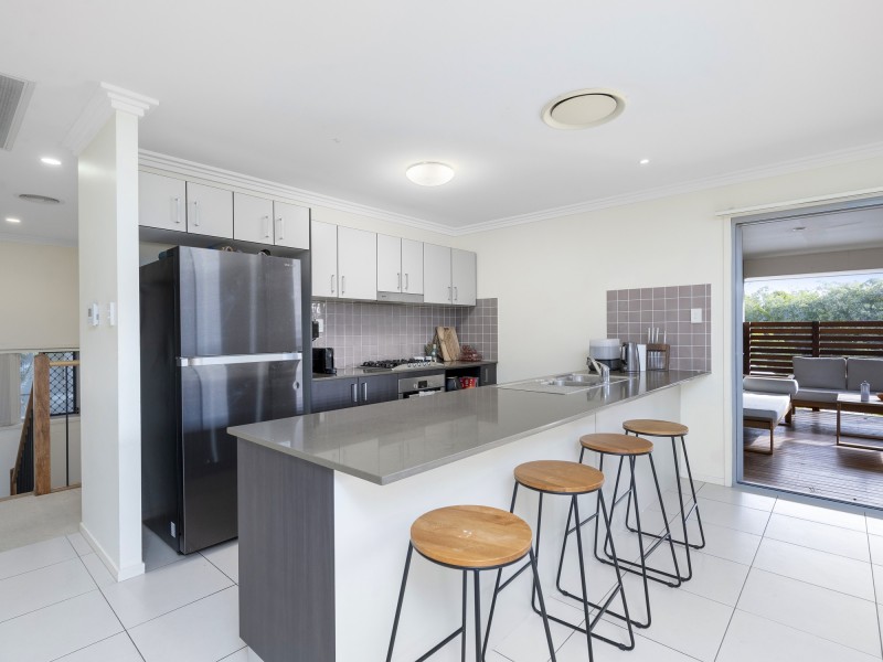 6 Berrimilla Lane, Coomera Waters QLD 4209
