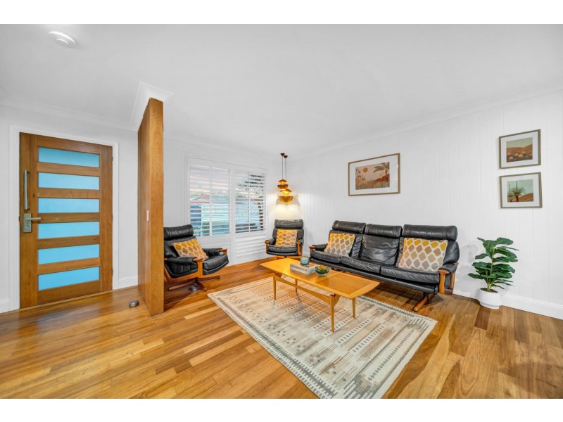 1 The Cross Road, Currumbin Waters QLD 4223