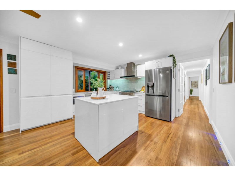 1 The Cross Road, Currumbin Waters QLD 4223