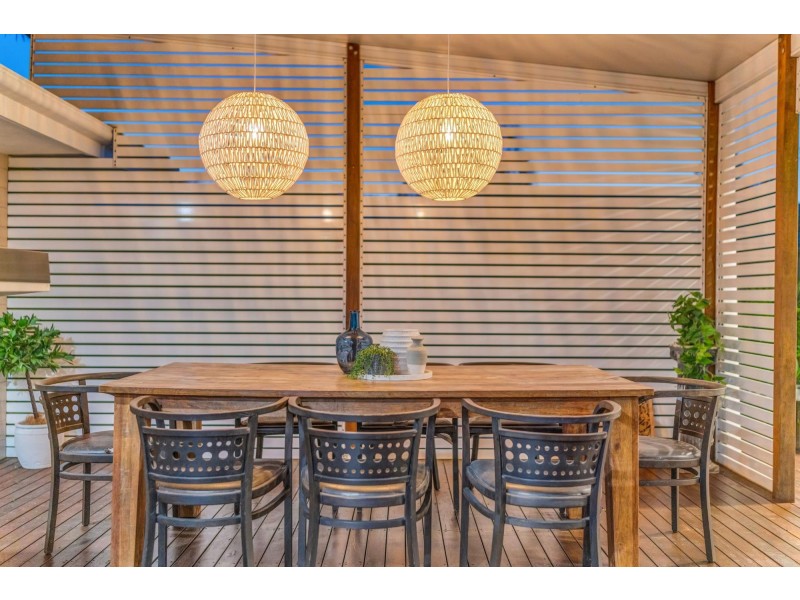 1 The Cross Road, Currumbin Waters QLD 4223