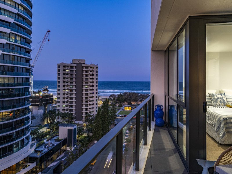 21/14 Elizabeth Avenue, Broadbeach QLD 4218