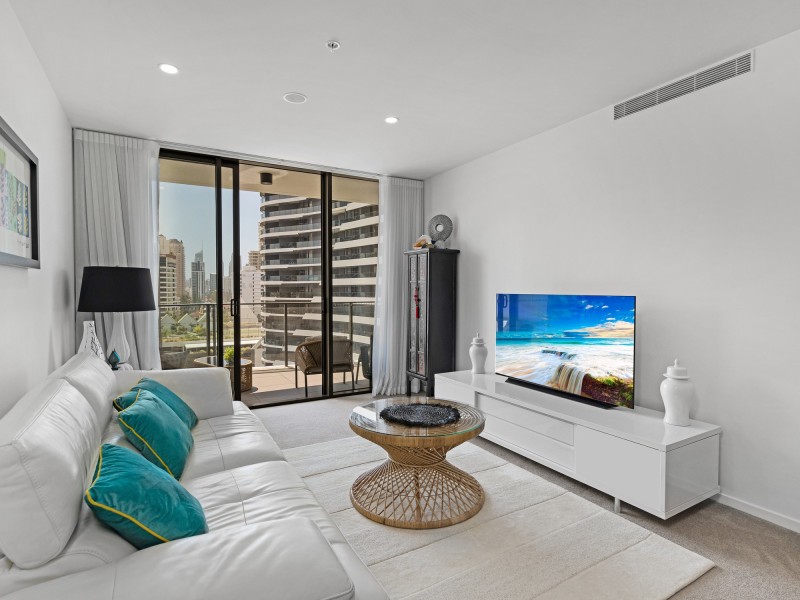 21/14 Elizabeth Avenue, Broadbeach QLD 4218
