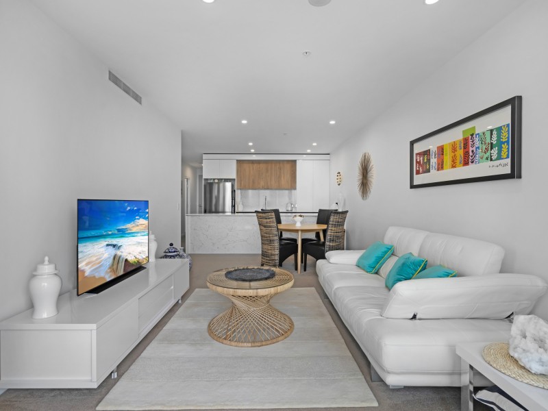 21/14 Elizabeth Avenue, Broadbeach QLD 4218