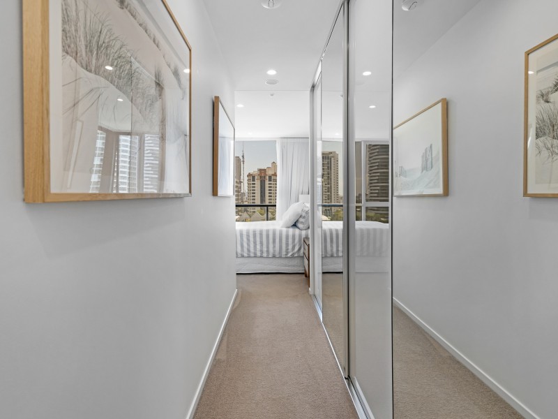 21/14 Elizabeth Avenue, Broadbeach QLD 4218