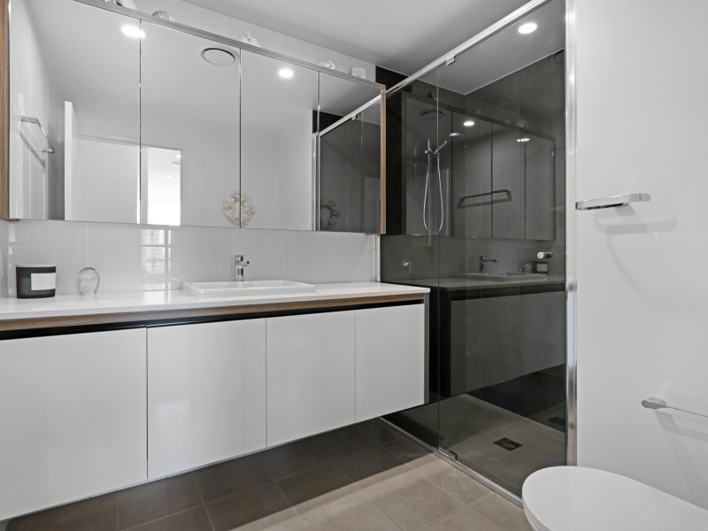 21/14 Elizabeth Avenue, Broadbeach QLD 4218