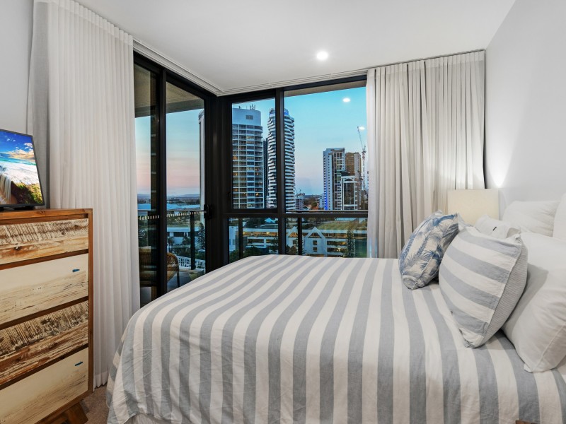21/14 Elizabeth Avenue, Broadbeach QLD 4218