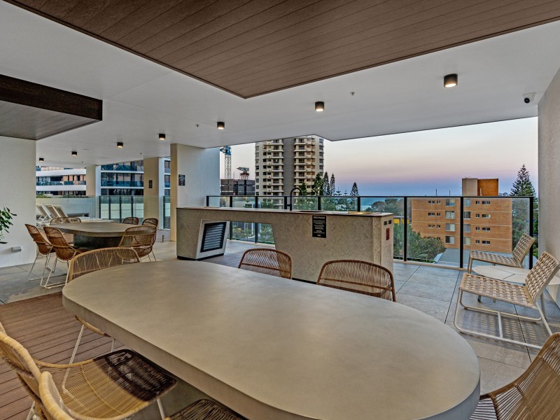 21/14 Elizabeth Avenue, Broadbeach QLD 4218