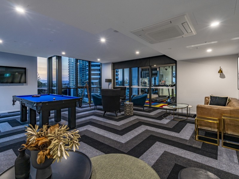 21/14 Elizabeth Avenue, Broadbeach QLD 4218
