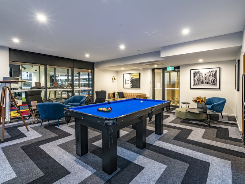 21/14 Elizabeth Avenue, Broadbeach QLD 4218