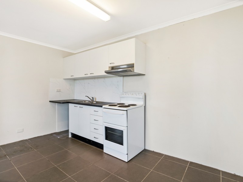 4/13 Central Street, Labrador QLD 4215