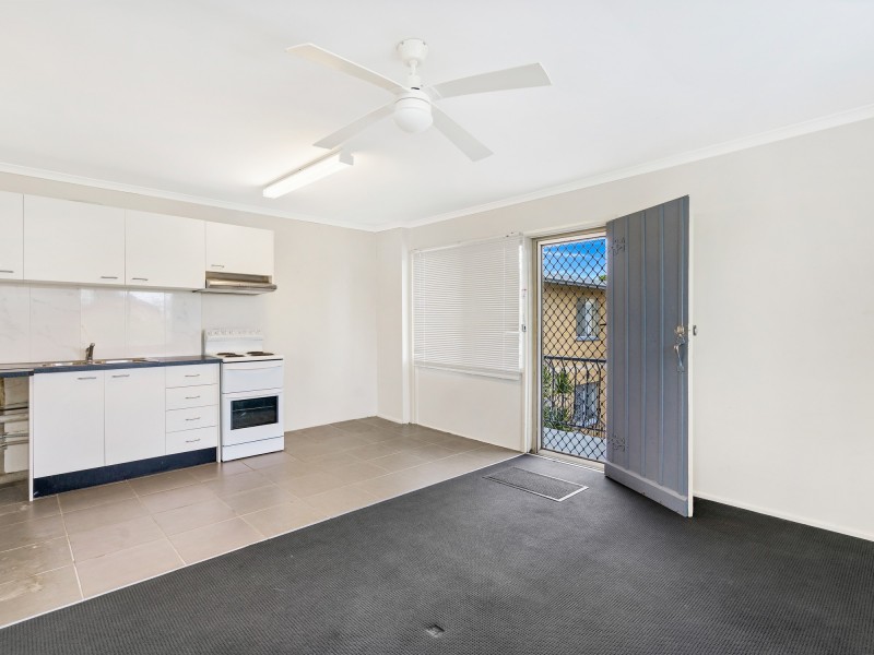 4/13 Central Street, Labrador QLD 4215