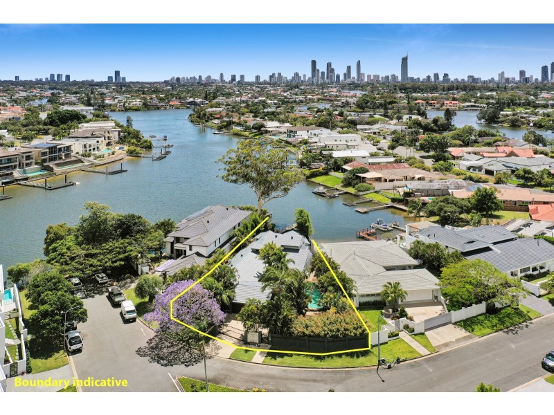 4 River Crescent, Broadbeach Waters QLD 4218