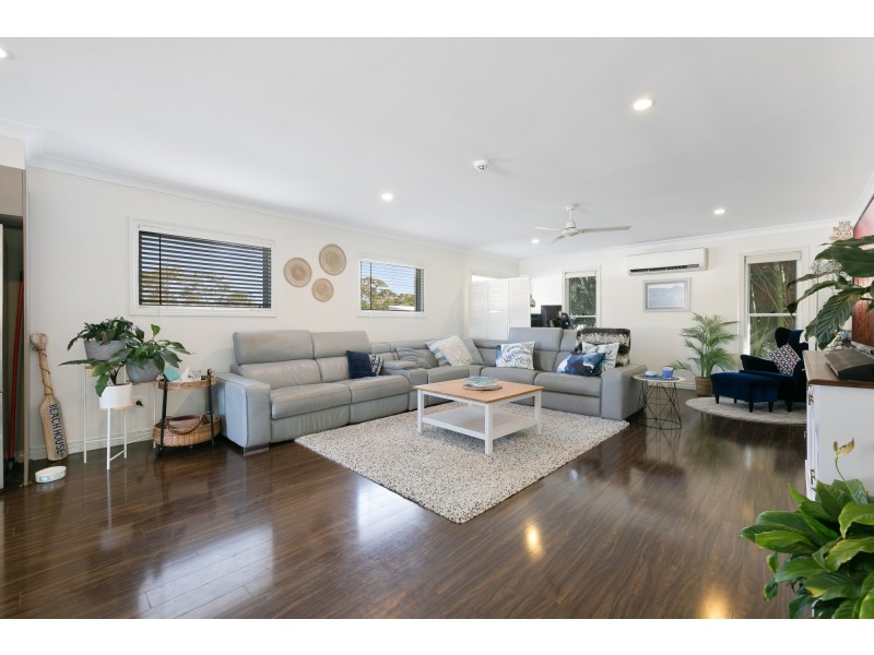 1/17 Andromeda Parade, Robina QLD 4226