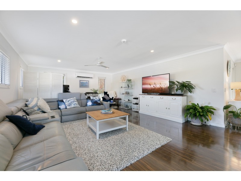 1/17 Andromeda Parade, Robina QLD 4226