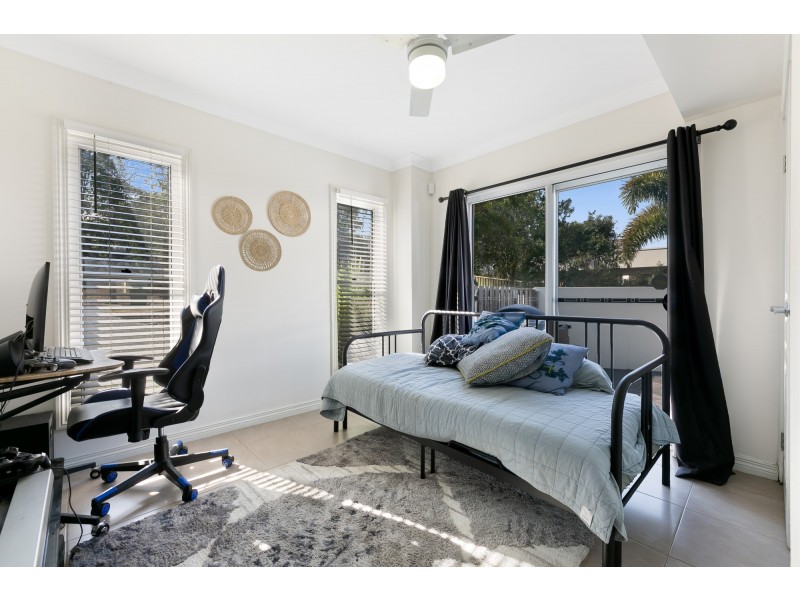 1/17 Andromeda Parade, Robina QLD 4226
