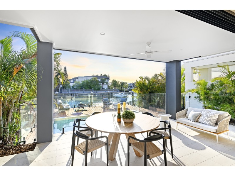 5001 Point Drive, Hope Island QLD 4212