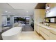 5001 Point Drive, Hope Island QLD 4212