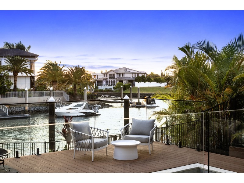 5001 Point Drive, Hope Island QLD 4212