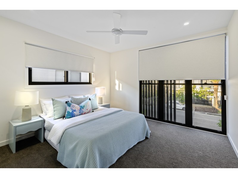 5001 Point Drive, Hope Island QLD 4212