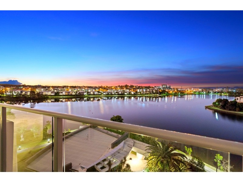 2408/397 Christine Avenue, Varsity Lakes QLD 4227