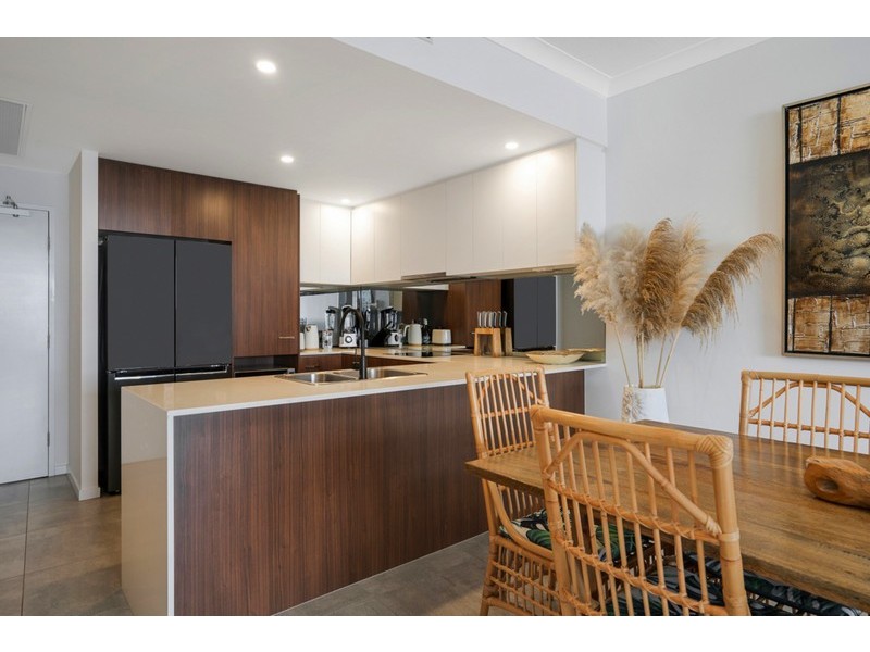 2408/397 Christine Avenue, Varsity Lakes QLD 4227