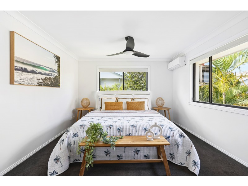 1/4 Leopardwood Circuit, Robina QLD 4226