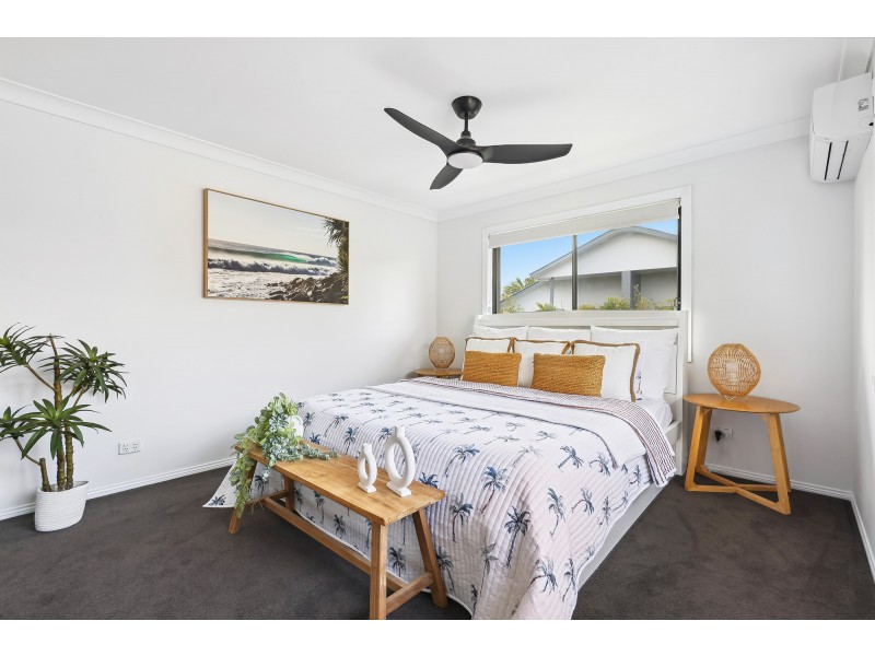 1/4 Leopardwood Circuit, Robina QLD 4226