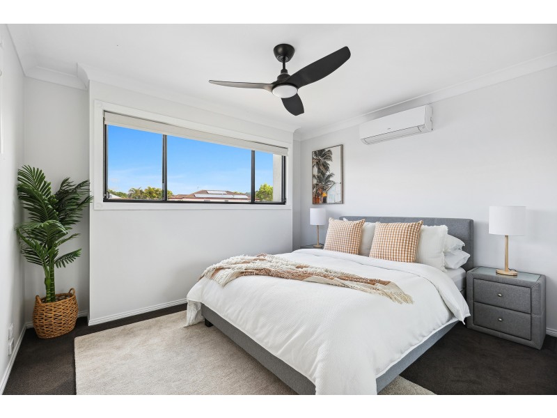 1/4 Leopardwood Circuit, Robina QLD 4226