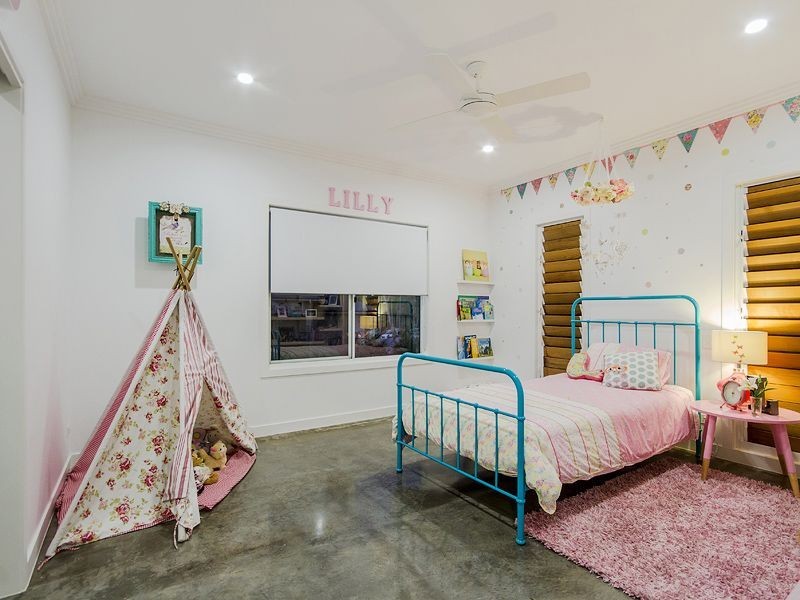 18 Forest Ridge Drive, Bonogin QLD 4213