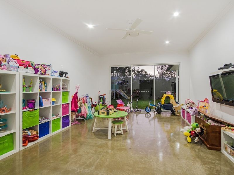 18 Forest Ridge Drive, Bonogin QLD 4213