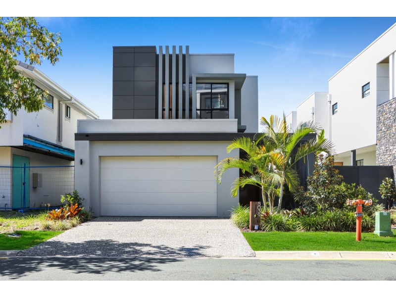 5039 Harbourview Drive, Hope Island QLD 4212