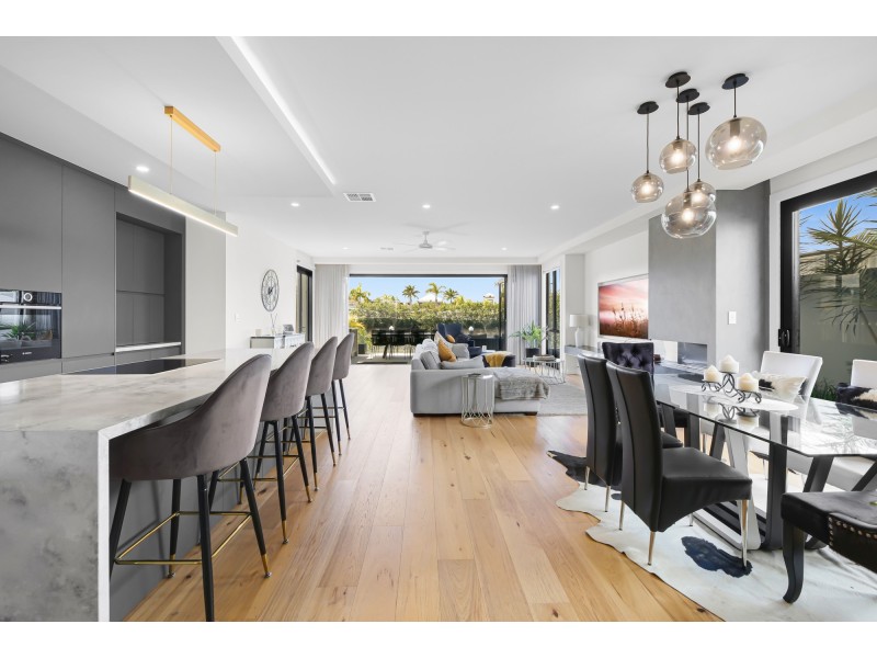 5039 Harbourview Drive, Hope Island QLD 4212