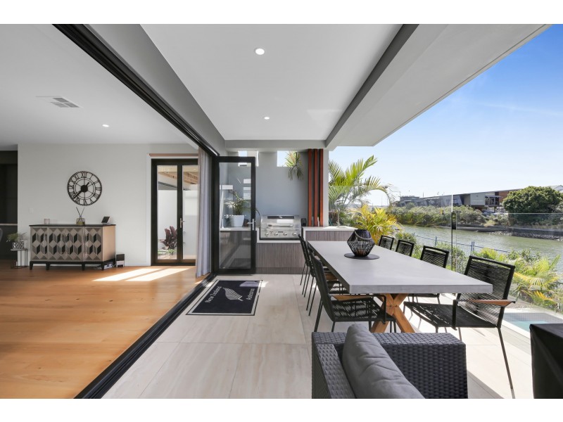 5039 Harbourview Drive, Hope Island QLD 4212