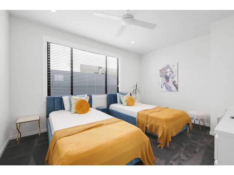 5039 Harbourview Drive, Hope Island QLD 4212